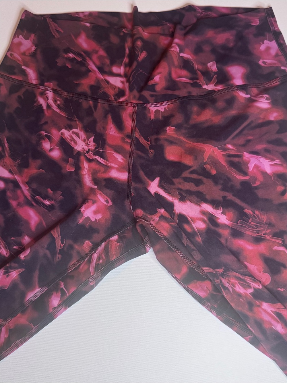 lululemon Align™ High-Rise Pant 28 in Marbled maroon, pink, black snd grey - Picture 4 of 5